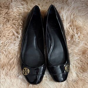 Tory Burch Flats Black Patent Leather w/ Gold Logo